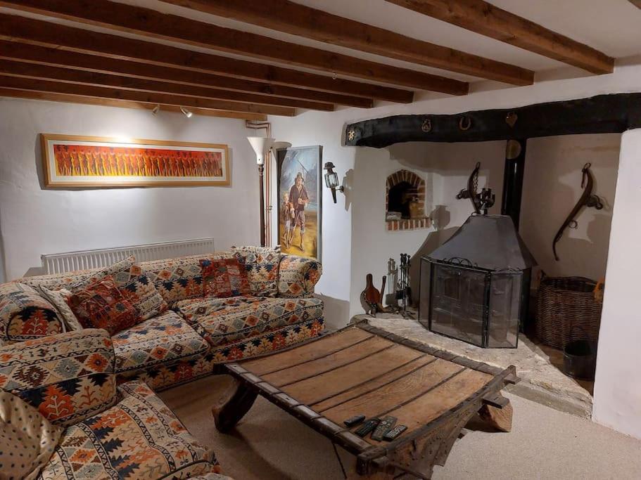 Stable Cottage - Sleeps 6, Near Lulworth Cove Dorchester Exterior photo